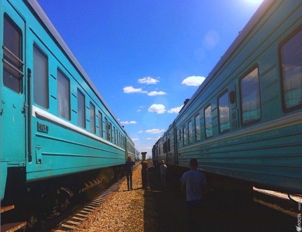 15 поездов задержаны из-за схода вагонов на железнодорожной станции в Шымкенте