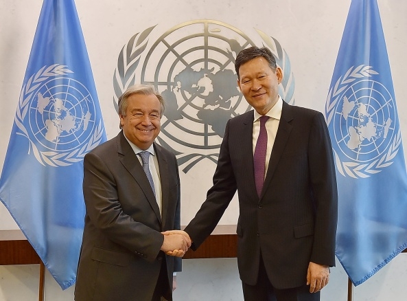 Постпред Казахстана вручил верительные грамоты генсеку ООН 