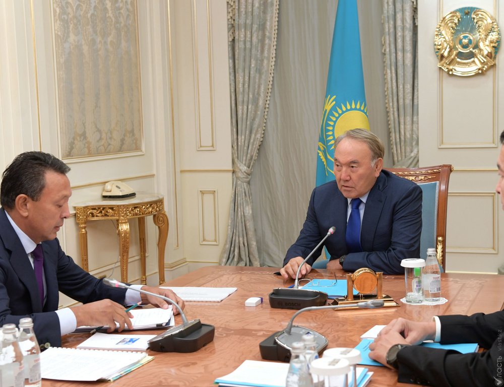 Назарбаев обсудил с Мынбаевым влияние мировых цен на нефтяной рынок