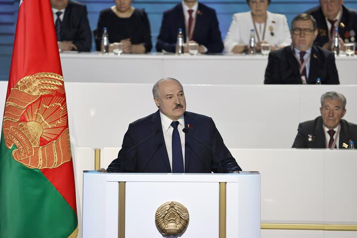 Лукашенко назвал условия ухода из власти