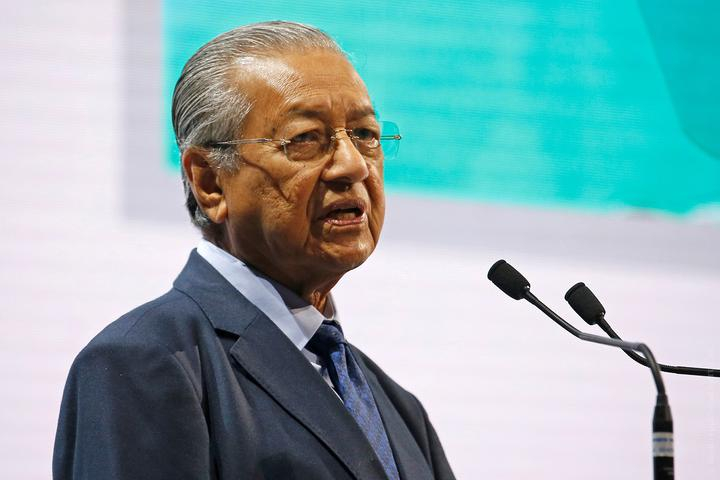 Премьер Малайзии подал в отставку 