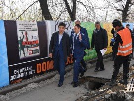 Акимат Алматы планирует отремонтировать 585 дворов до конца года