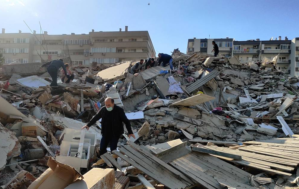 Количество пострадавших при землетрясении в Турции превысило 800 человек