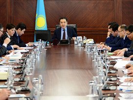 «Стеклянный потолок» казахстанской госслужбы: невидим для мужчин, реальность для женщин  