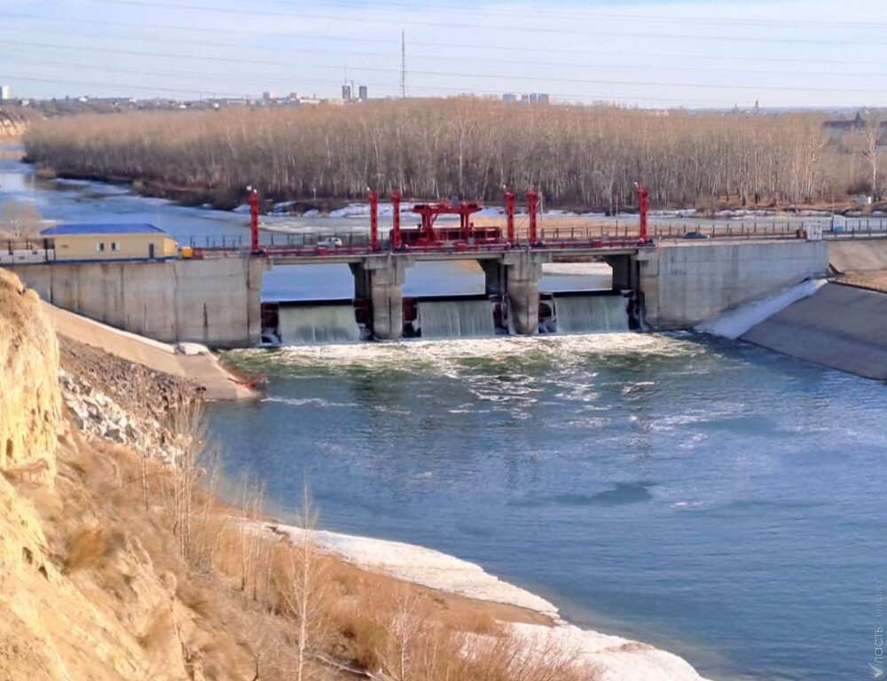 Сергеевское водохранилище в Северо-Казахстанской области переполнилось