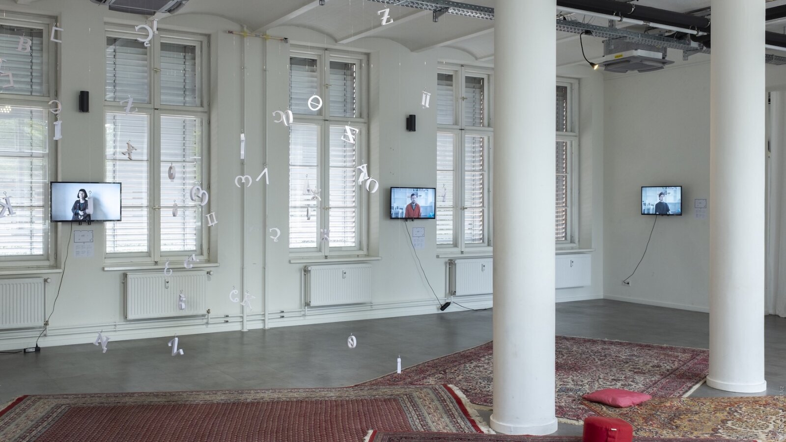 (Пост)колония тілдері туралы