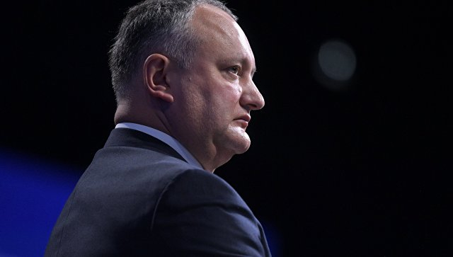 Президента Молдавии временно отстранили от должности