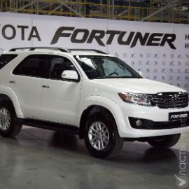 Казахстанцам объяснили, почему цены на Toyota Fortuner отечественной сборки не могут быть ниже, чем на заграничные аналоги