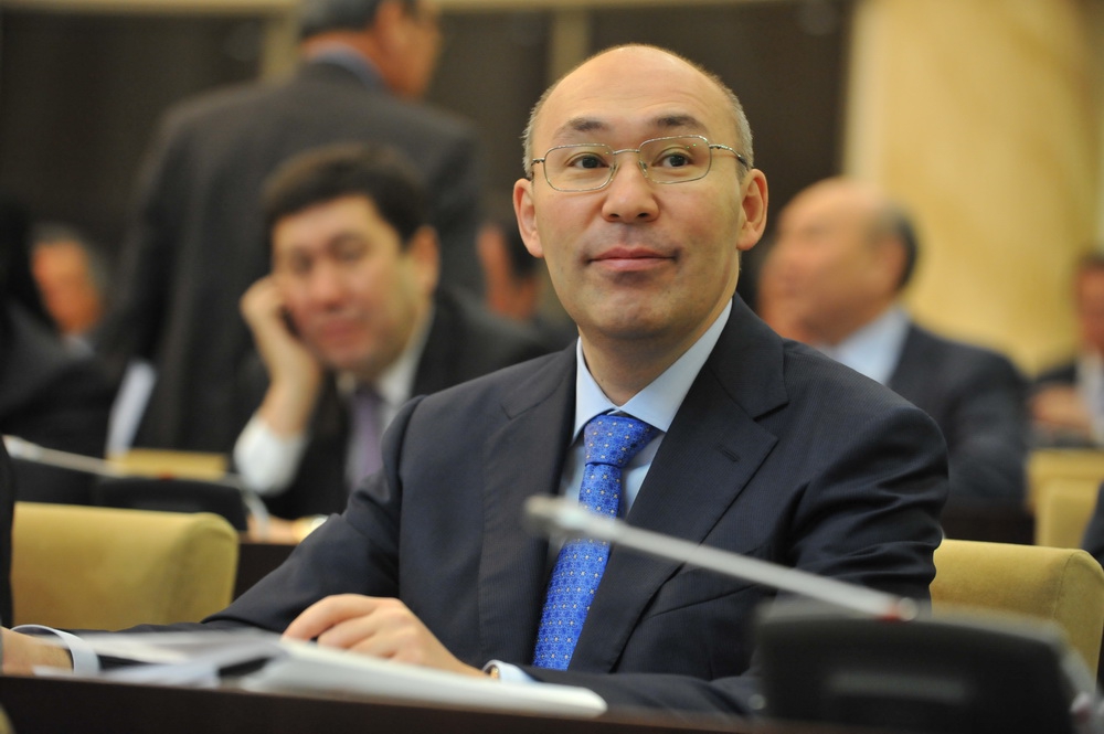 Глава Нацбанка призвал казахстанцев поторопиться подать заявления на компенсацию тенговых депозитов