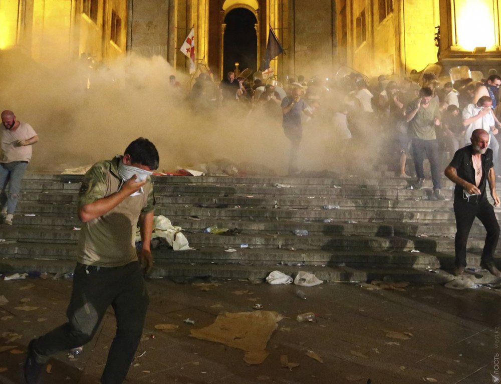 В ходе протестов в Тбилиси пострадали 240 человек