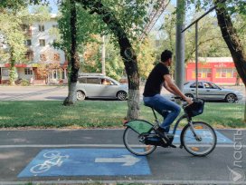 Велоактивисты требуют обособить и расширить велополосы на Кунаева и Байтурсынова