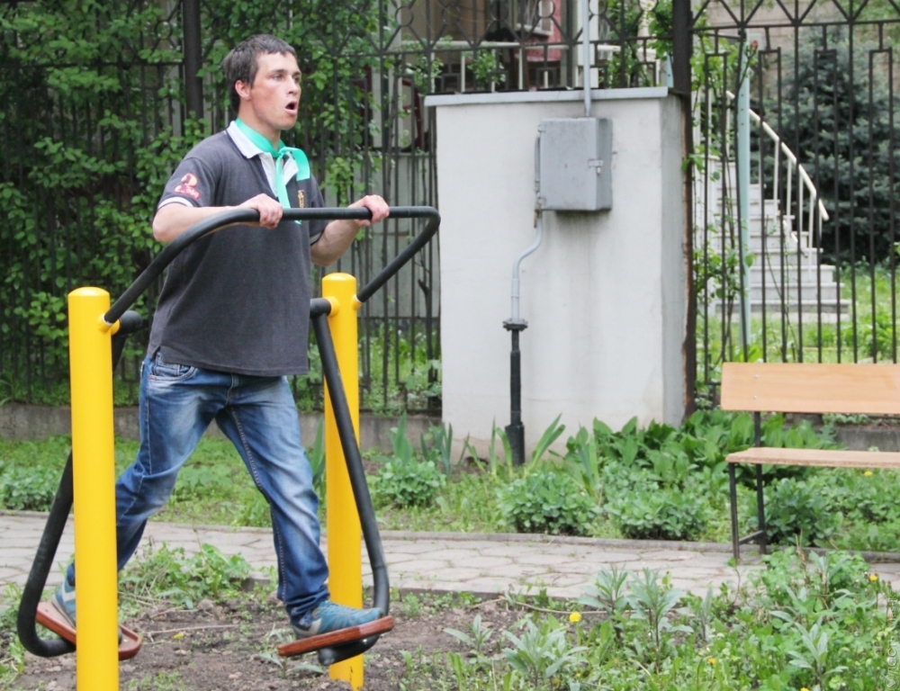 В Алматы открыта первая воркаут-площадка для людей с инвалидностью