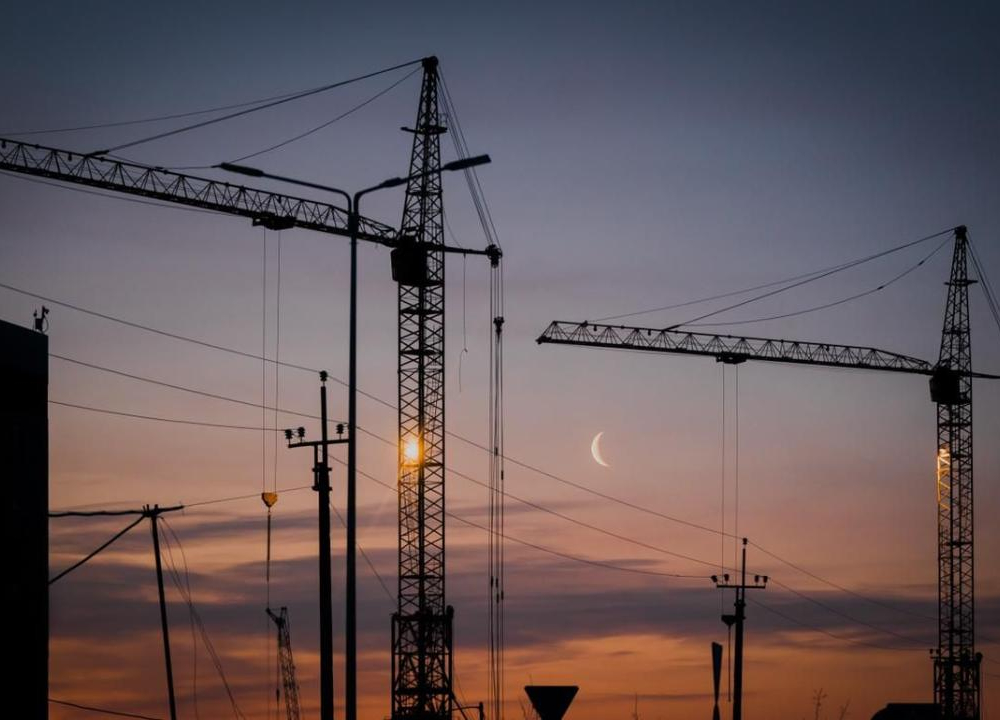 Восемь компаний в Астане лишили строительных лицензий 