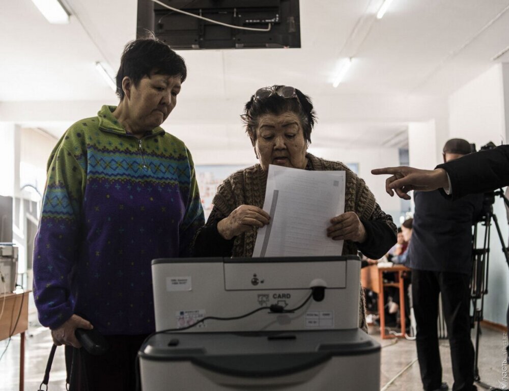 Досрочные выборы президента Кыргызстана пройдут 10 января 2021 года