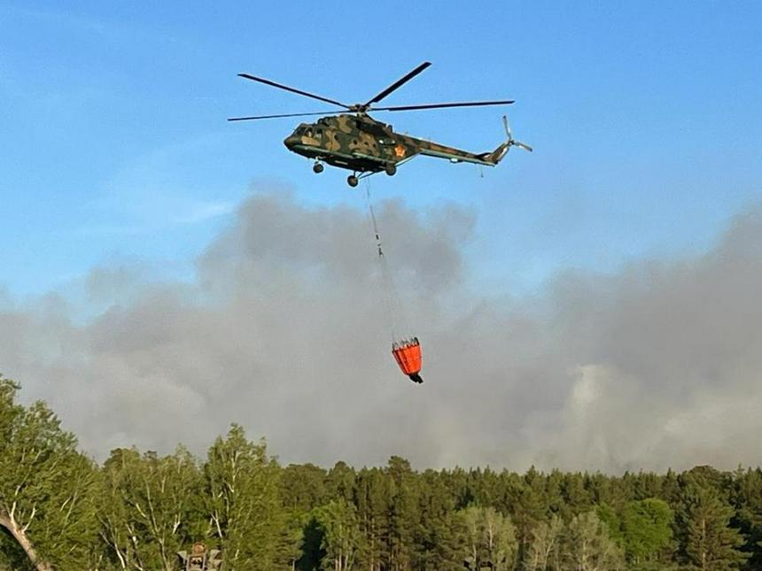 К тушению лесного пожара в «Ертіс Орманы» привлекли авиацию Вооруженных сил