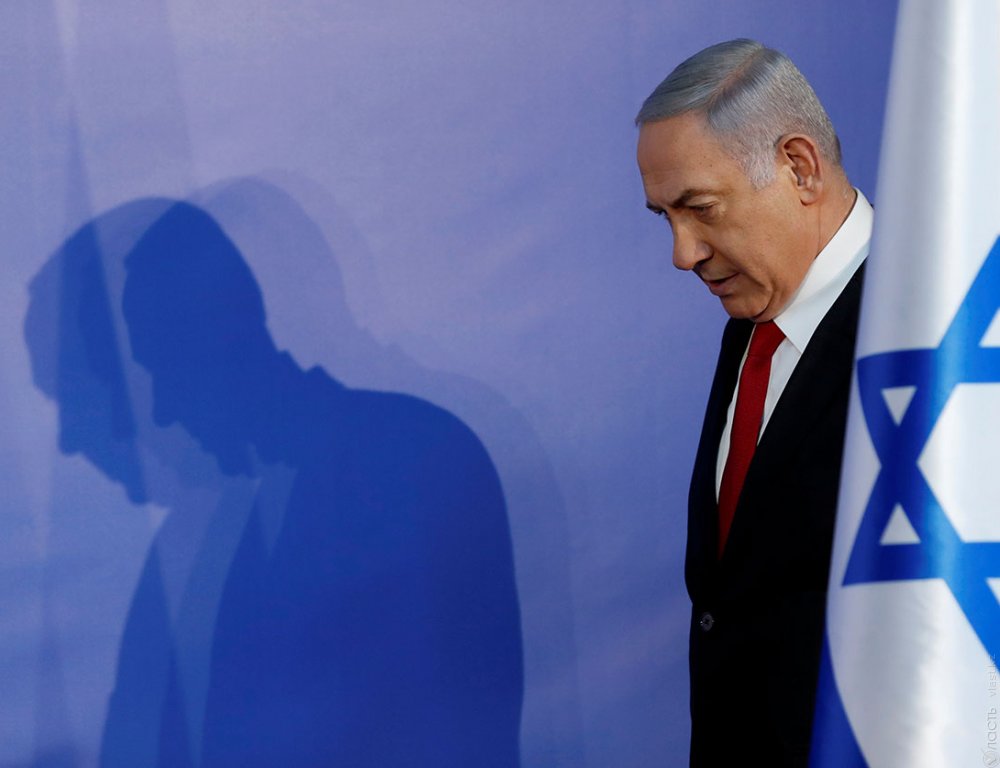 Премьер-министру Израиля предъявили обвинения по трем уголовным делам