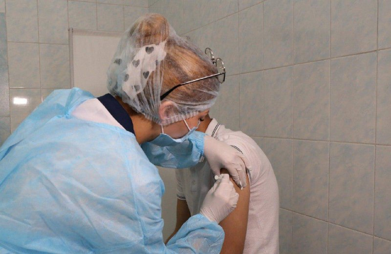 Тяжелых реакций после вакцинации в Казахстане не зарегистрировано – Минздрав
