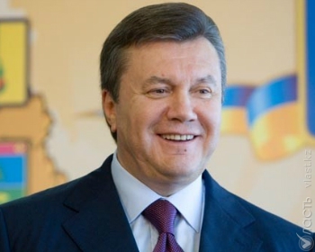Янукович просил политубежища у России и считает антикризисные решения Верховной рады не легитимными 