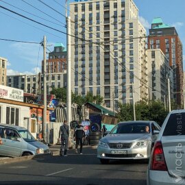 На улицах Розыбакиева и Гагарина не будут запускать новые маршруты общественного транспорта и делать выделенные полосы для него