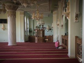 ​Религиозные группы в Алматы оштрафованы за привлечение подростков к собраниям