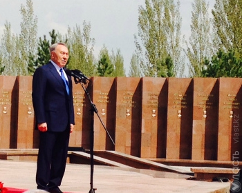 Назарбаев открыл памятник генералу Панфилову в Астане