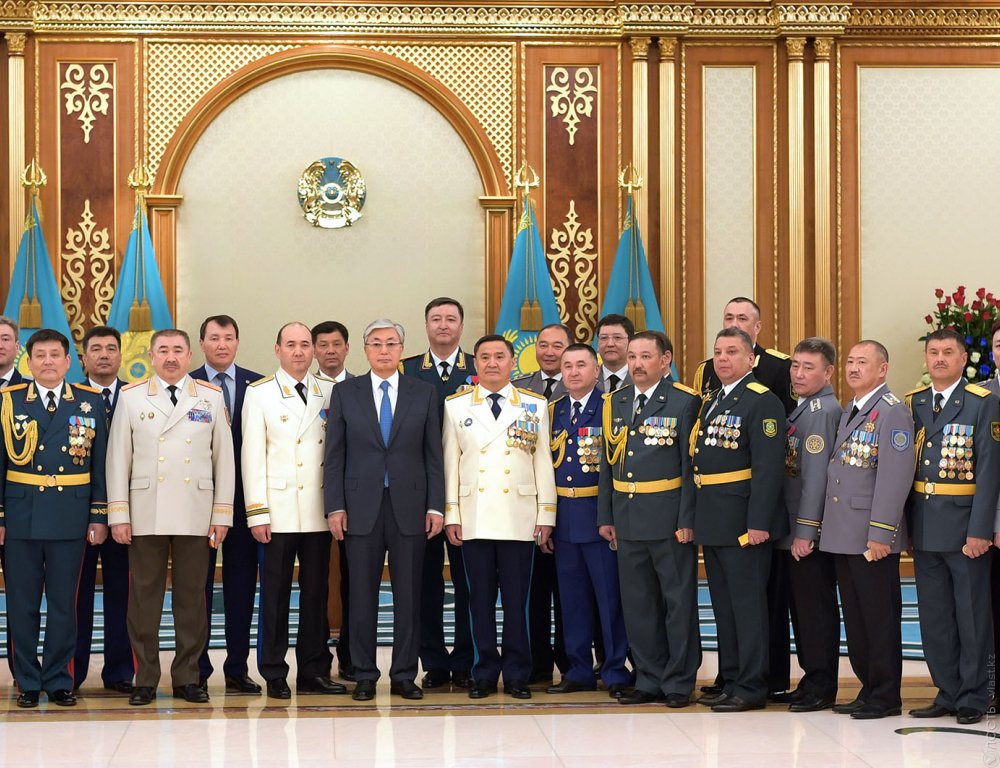 Токаев присвоил звание генерал-лейтенанта полиции Тургумбаеву и Шпекбаеву