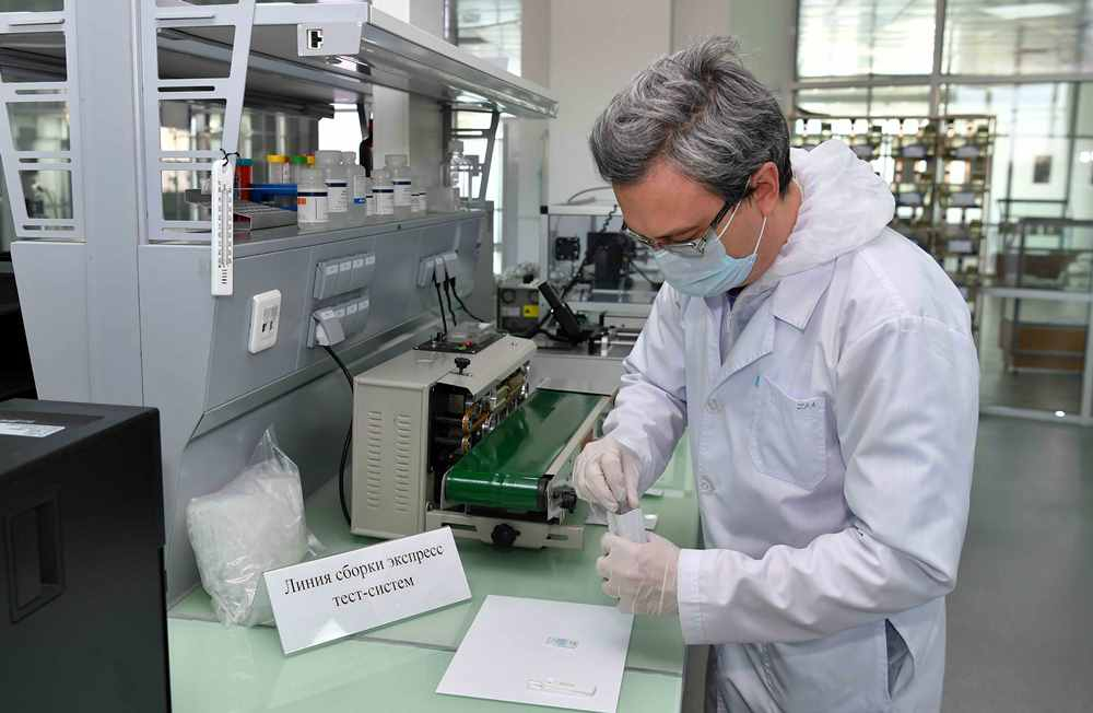 Китай проверит образцы крови, взятые до первого подтвержденного случая COVID-19