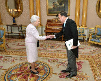 Королева Елизавета II отметила важность дальнейшего укрепления связей между Казахстаном и Великобритании - МИД
