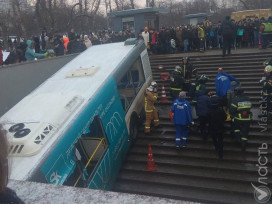 ​В Москве автобус въехал в подземный пешеходный переход