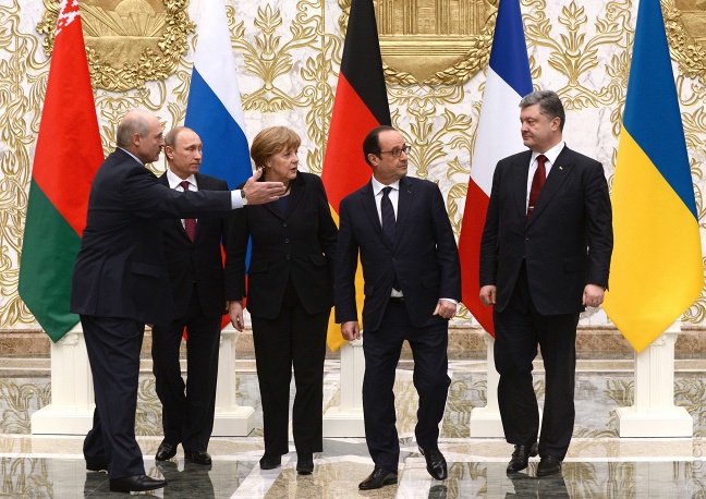 Переговоры «нормандской четверки» в Минске продолжаются больше одиннадцати часов