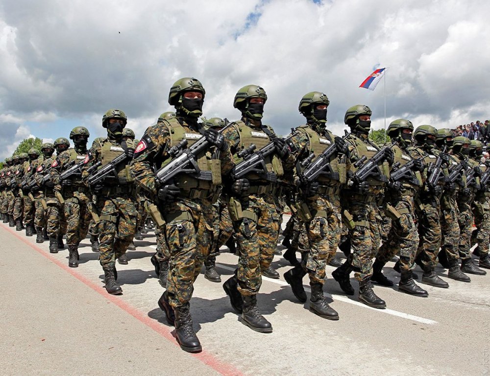 Армию Сербии привели в полную боевую готовность из-за обострения ситуации в Косово