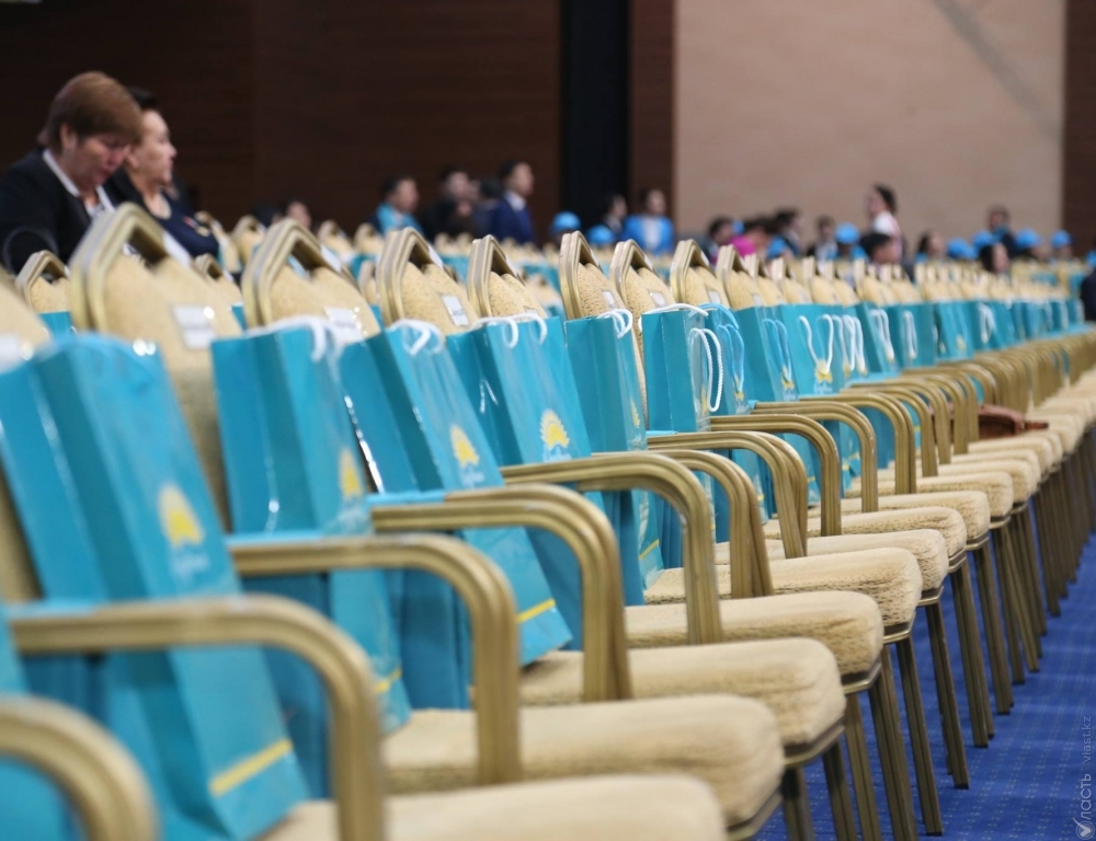Экономика, реформы и будущее: «Нур Отан» первым провел предвыборный съезд