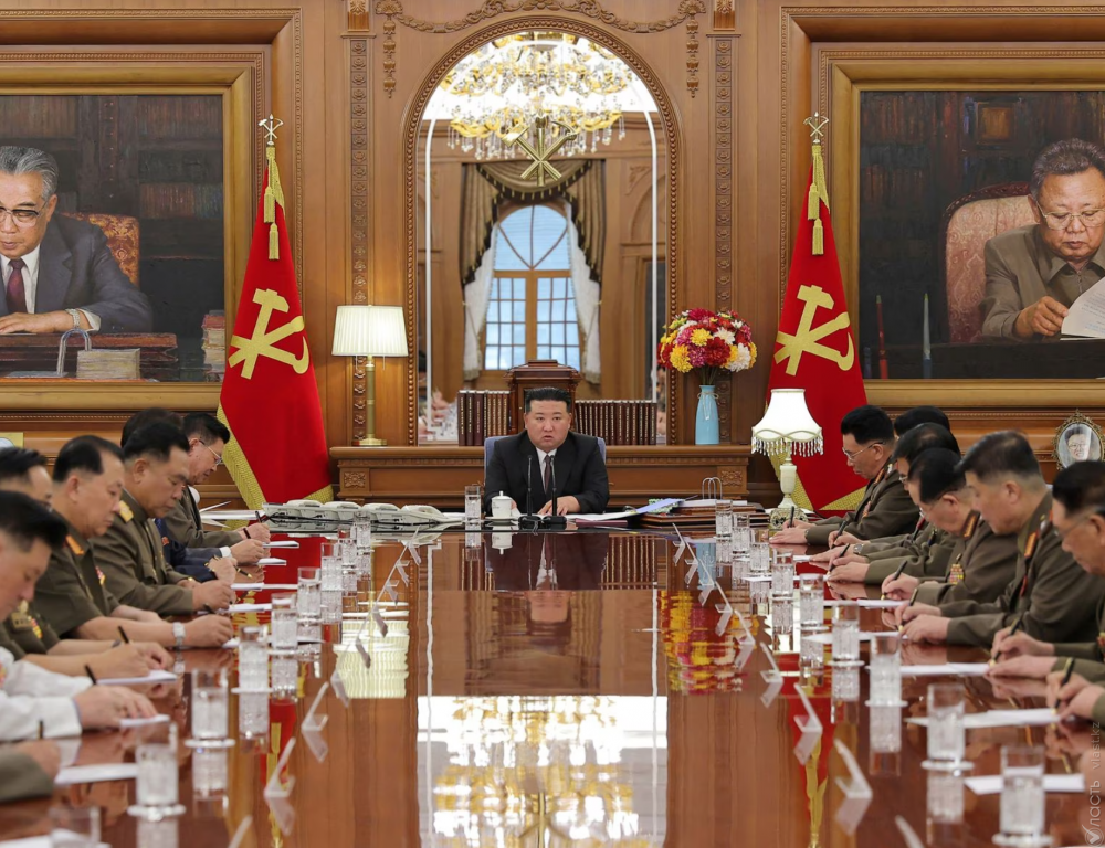 Северокорейский лидер призвал Вооруженные силы готовиться к войне 
