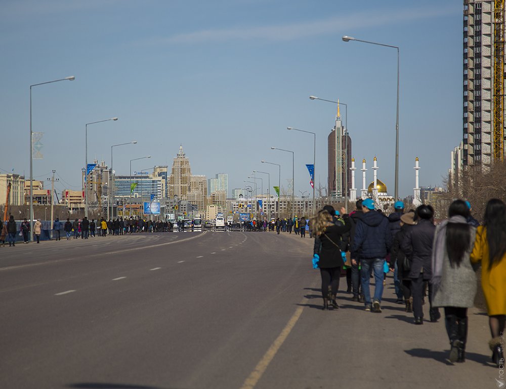 Детально изучить ситуацию по проекту LRT поручил акиму столицы Токаев