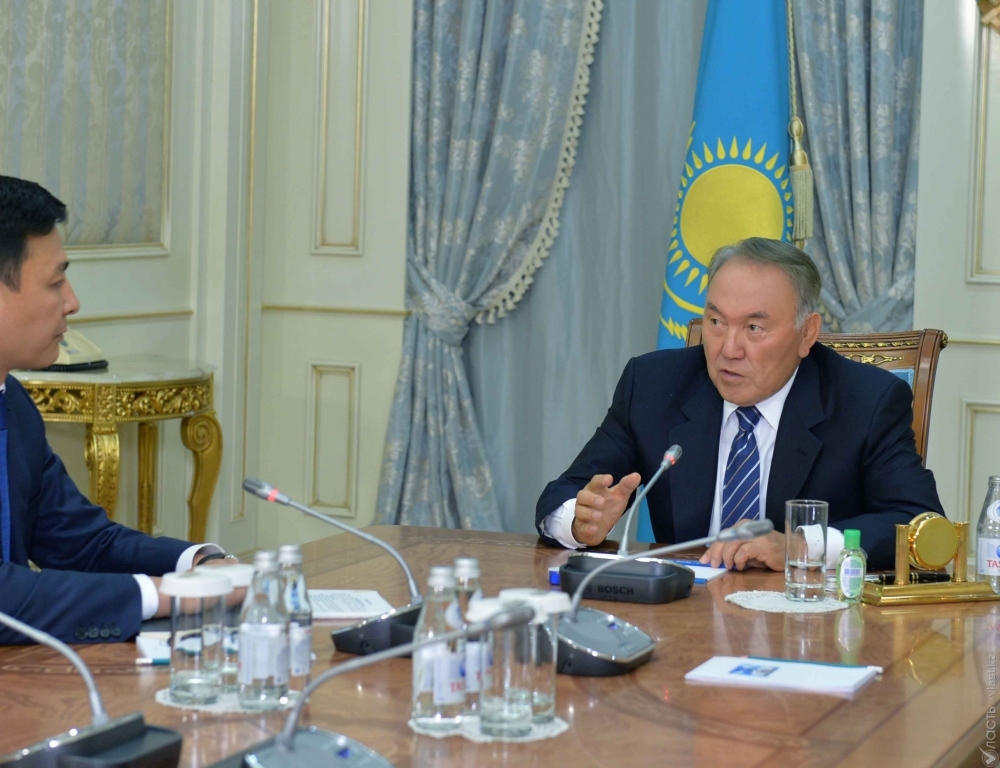 Назарбаев провел встречи с акимами 