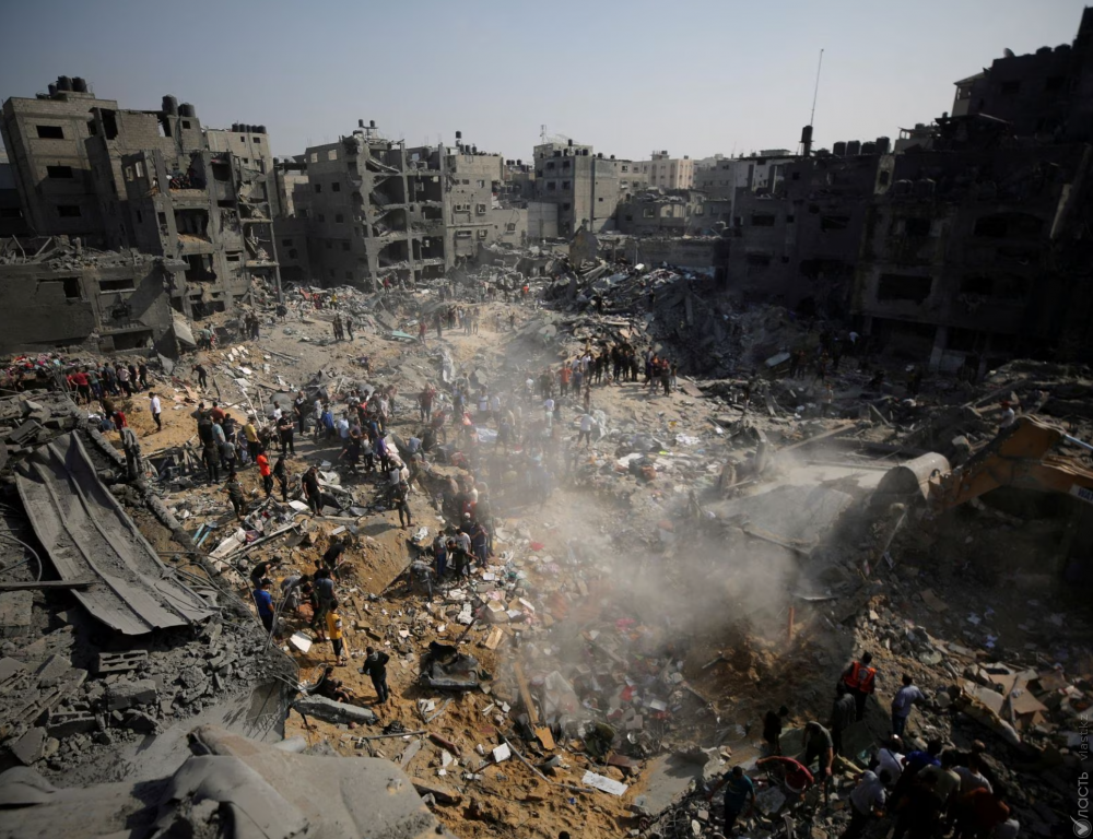 Число жертв авиаудара Израиля по лагерю беженцев в Газе достигло почти 200 человек