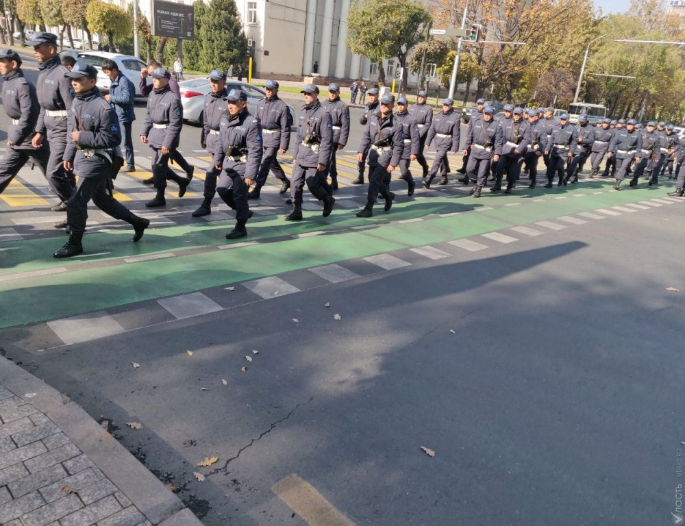 Настольную книгу полицейского с пошаговой инструкцией работы создают в Казахстане