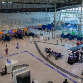 Аэропорт Алматы закрыт на прилет и вылет из-за снегопада