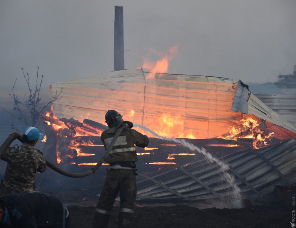 В Петропавловске сгорели семь жилых домов