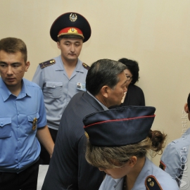 В Караганде начались предварительные слушания по делу Серика Ахметова