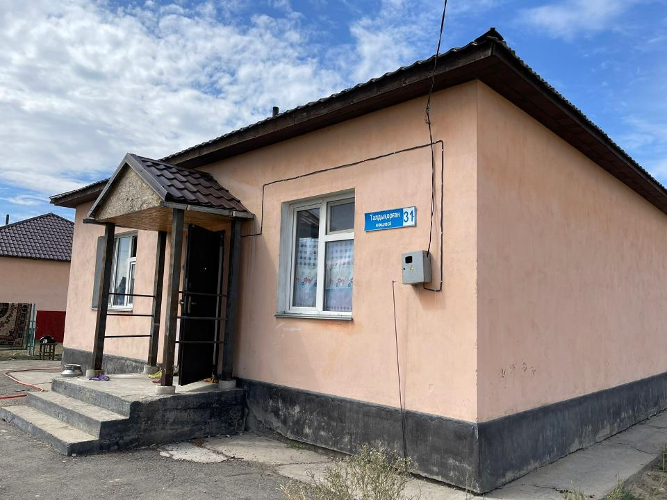 Акимат закупает дома для жителей подтопленных сел в области Жетысу