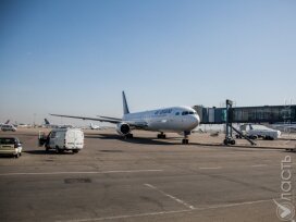 Авиарейсы в аэропорту Алматы задерживаются в связи с крушением самолета