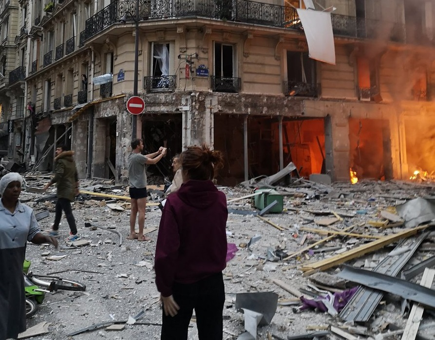 В центре Парижа прогремел взрыв