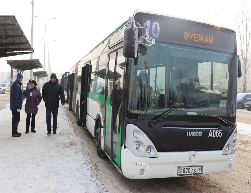 В Астане запустили новогодние автобусные маршруты