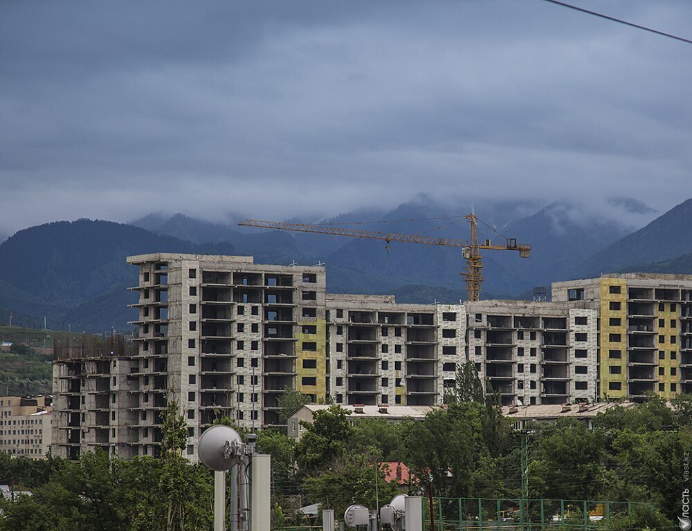 Власти Алматы ожидают сокращение объемов ввода жилья в этом году