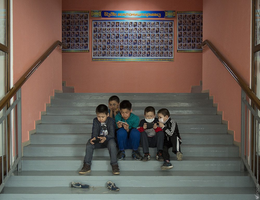 Чему детей учим: главные ценности казахстанцев