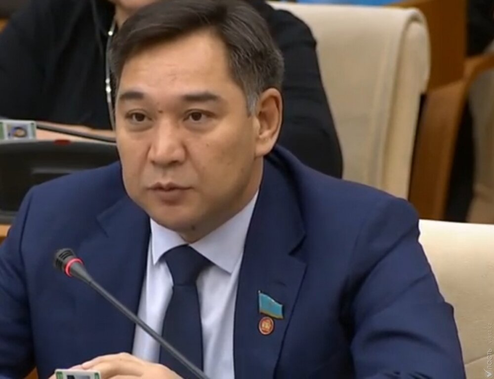 Полномочия депутата мажилиса Айбека Паяева прекращены досрочно 