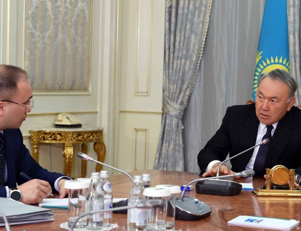 Назарбаев поручил Абаеву усилить освещение госполитики в СМИ