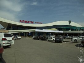 Аэропорт Алматы предупреждает о проблемах с оборудованием наземного обслуживания из-за мороза 
