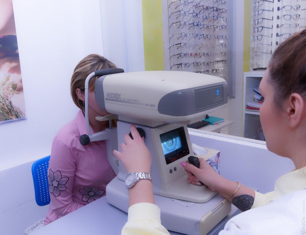 В Казахстане прекратили прием заявок на выплату пенсионных излишек на офтальмологические услуги